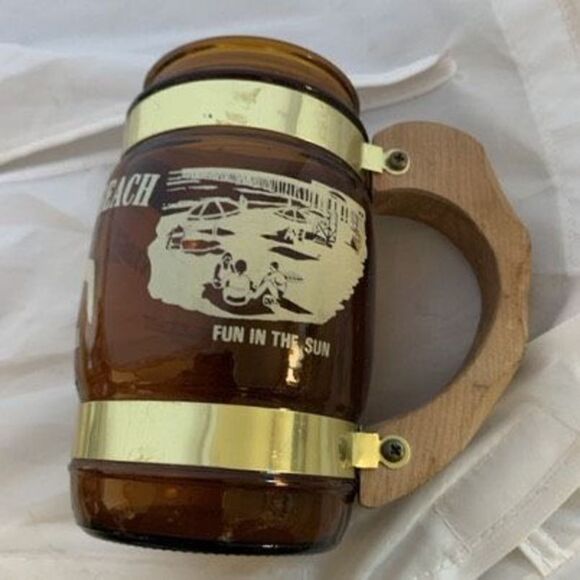 Virginia Beach Norwegian Lady Fun In The Sun Souvenir Brown Wood Handled Mug - Picture 3 of 5